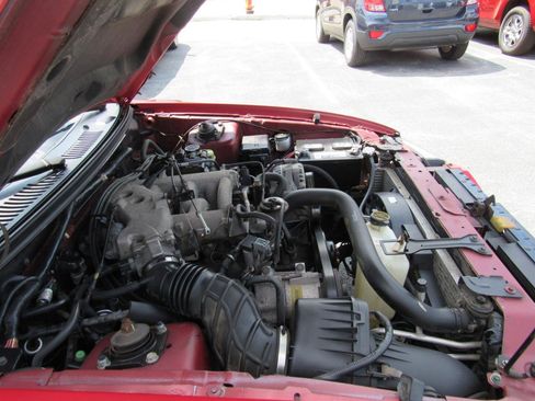 Used 2002 Ford Mustang Premium RWD image 32