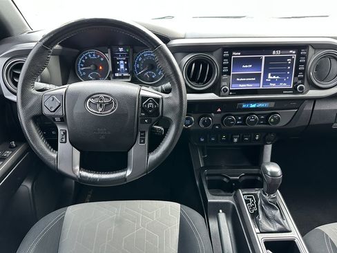 Used 2021 Toyota Tacoma TRD Off-Road w/ Technology Package image 15