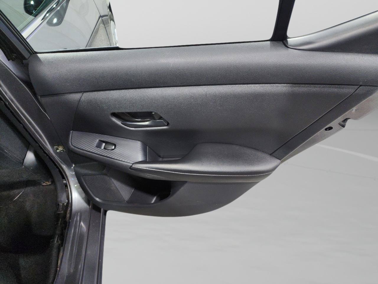 Used 2024 Nissan Sentra S FWD image 21