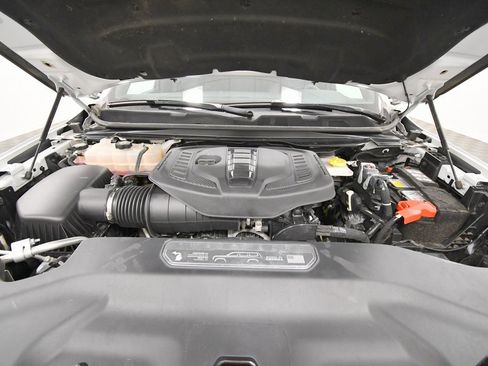 Used 2024 Jeep Wagoneer L Series II w/ Flexible Seating Group image 12