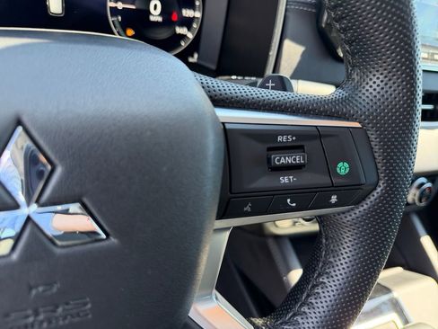Used 2024 Mitsubishi Outlander SE AWD/4WD image 30