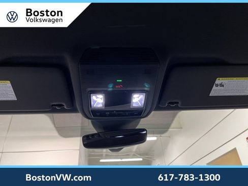 New 2025 Volkswagen ID.4 Pro image 23