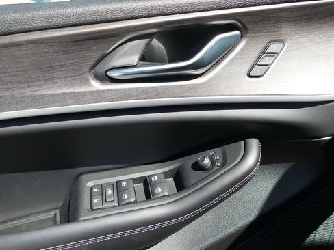 New 2025 Jeep Grand Cherokee Limited w/ Black Appearance Package image 9