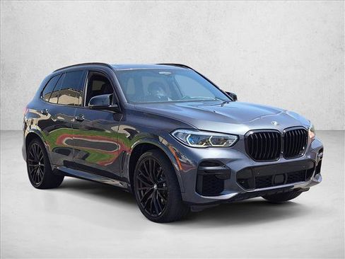 Used 2022 BMW X5 sDrive40i w/ M Sport Package RWD image 3