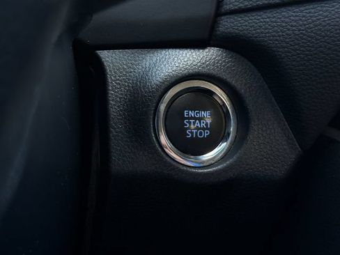 Used 2020 Toyota RAV4 XLE w/ Convenience Package FWD image 23