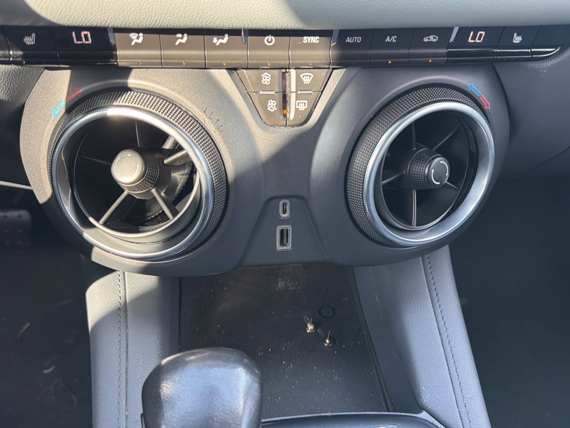 Used 2020 Chevrolet Blazer LT FWD image 17