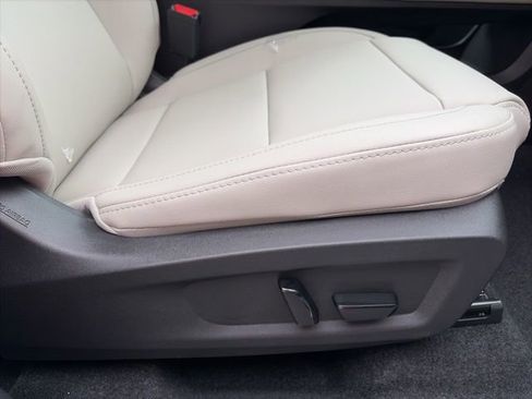 New 2026 Nissan Murano SV AWD/4WD image 22