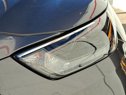 Used 2025 Toyota Highlander XLE image 8