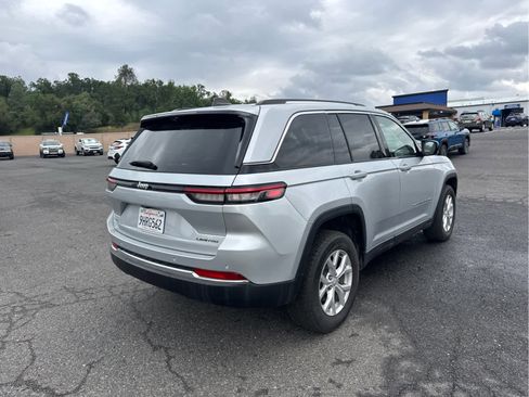 Used 2023 Jeep Grand Cherokee Limited w/ Luxury Tech Group II image 5