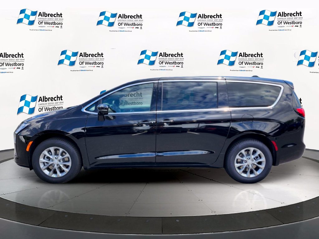 New 2027 Chrysler Pacifica Select AWD/4WD image 2