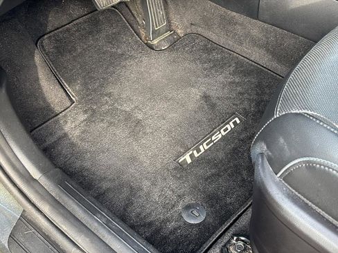 Used 2022 Hyundai Tucson Limited image 18