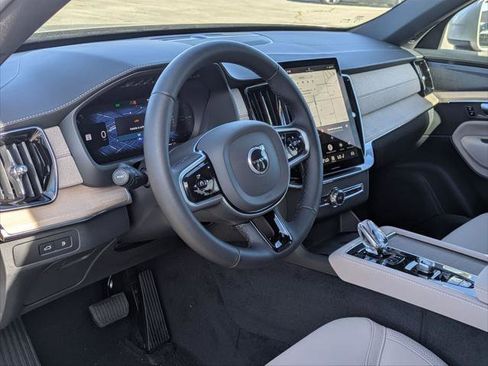 New 2026 Volvo XC90 T8 Plus w/ Protection Package Premier image 7