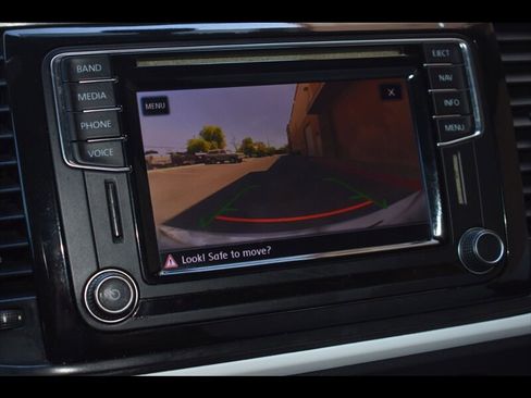 Used 2017 Volkswagen Beetle 1.8T S FWD image 16