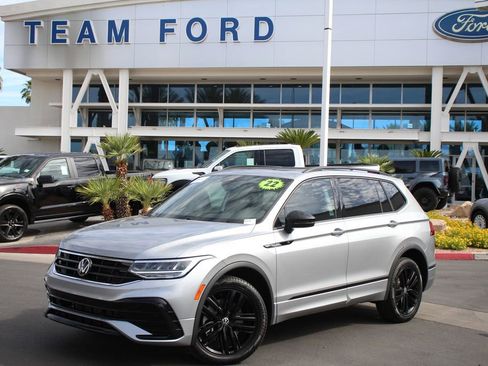 Used 2022 Volkswagen Tiguan SE R-Line FWD image 2