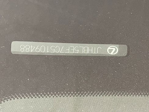 Used 2012 Lexus LS 460 w/ Comfort Pkg image 27