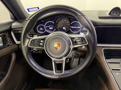 Used 2018 Porsche Panamera 4S image 21