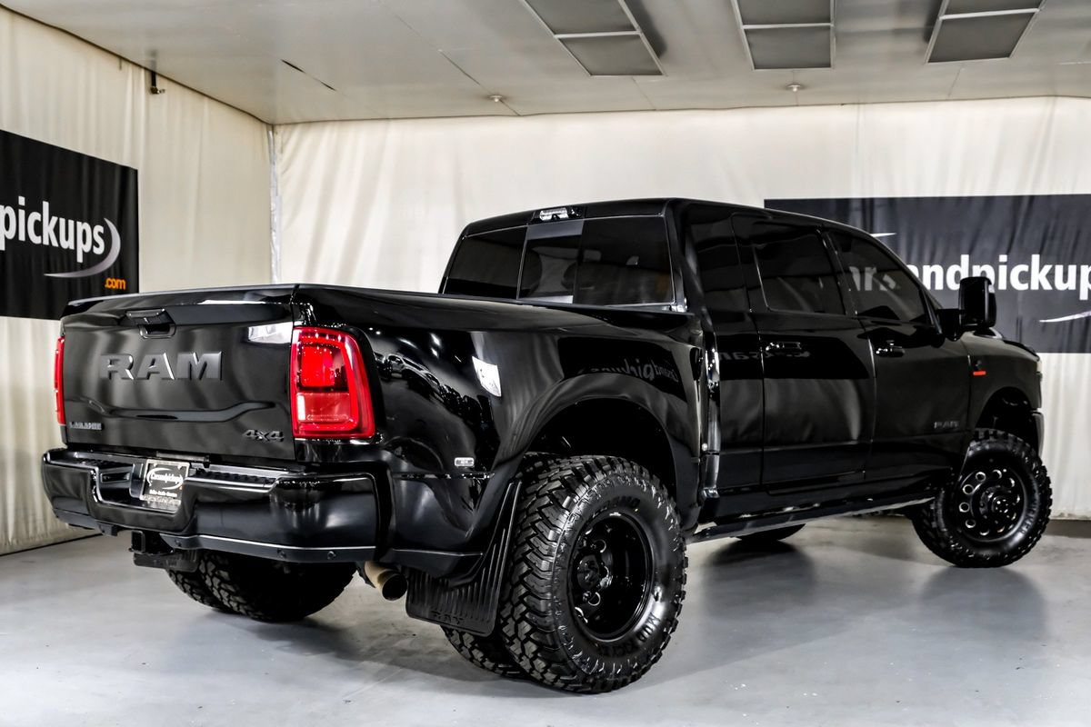 Used 2025 RAM 3500 Laramie AWD/4WD image 8