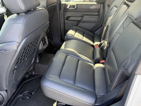 New 2026 Ford Bronco Outer Banks w/ Sasquatch Package AWD/4WD image 16