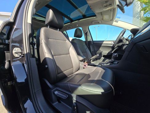 Used 2017 Volkswagen Golf Alltrack S image 12