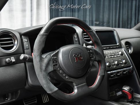 Used 2013 Nissan GT-R Black Edition AWD/4WD image 9