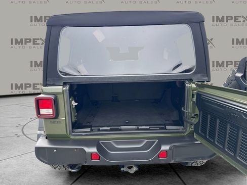 Used 2024 Jeep Wrangler Unlimited Sport AWD/4WD image 18