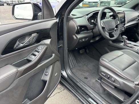 Certified 2023 Chevrolet Traverse RS w/ LPO, Floor Liner Package image 6