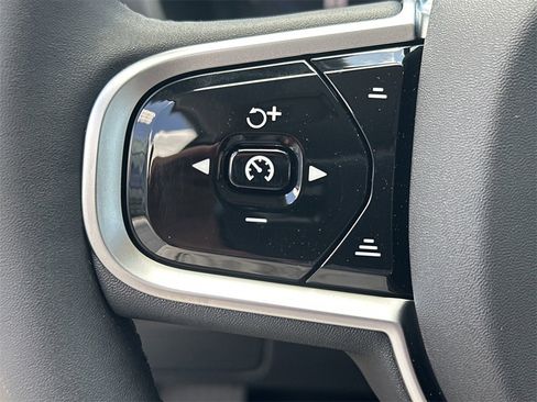 New 2025 Volvo XC90 B6 Core w/ Protection Package image 20