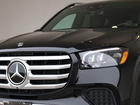 Used 2025 Mercedes-Benz GLS 450 4MATIC image 62