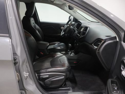 Used 2022 Jeep Cherokee Trailhawk AWD/4WD image 23