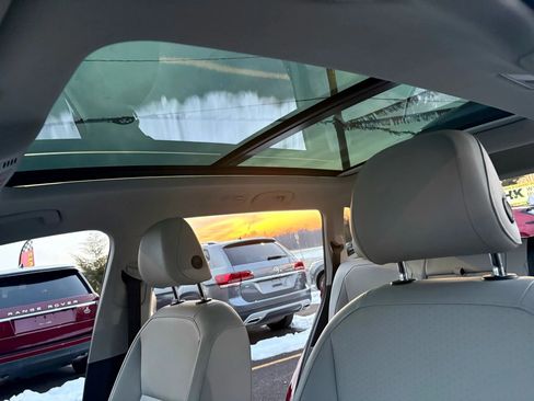 Used 2018 Volkswagen Tiguan SEL image 14