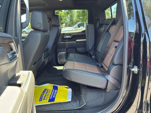 Used 2025 Chevrolet Silverado 1500 High Country w/ High Country Premium Package AWD/4WD image 44