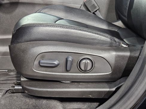 Used 2022 Chevrolet Equinox LT FWD image 23