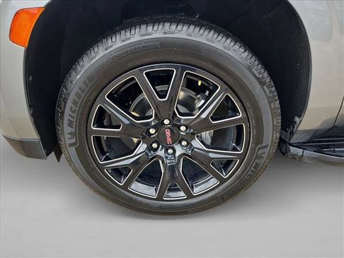 Used 2024 GMC Yukon Denali image 27