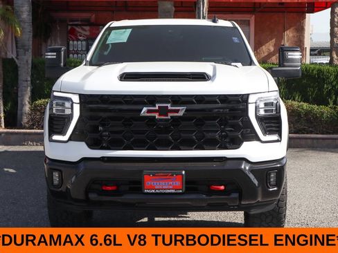 Used 2024 Chevrolet Silverado 2500 ZR2 w/ Technology Package AWD/4WD image 3