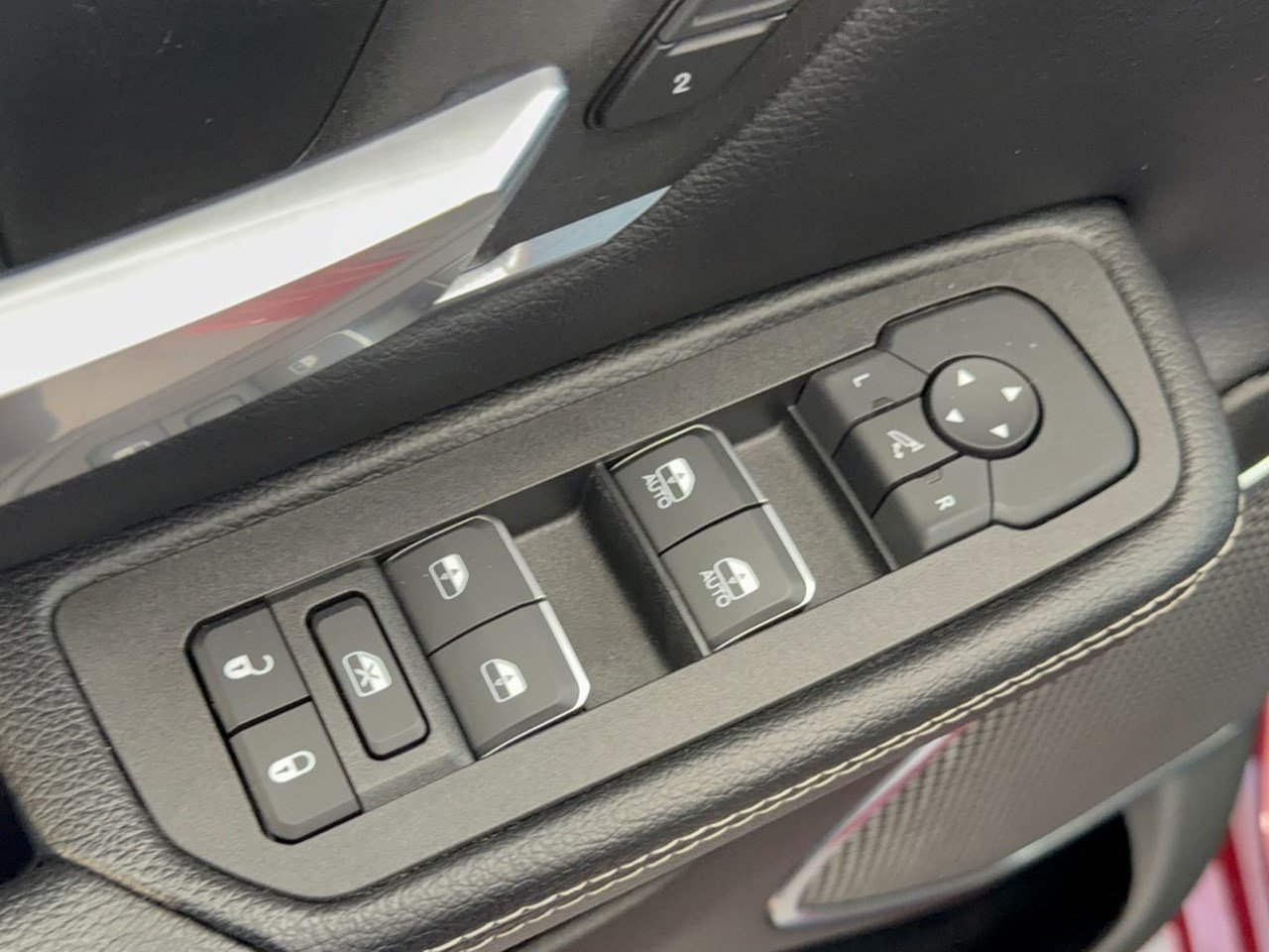 Used 2025 RAM 1500 Laramie w/ Sport Appearance Package AWD/4WD image 15