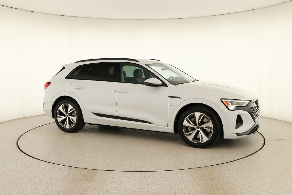 Certified 2024 Audi Q8 e-tron Premium AWD/4WD image 9