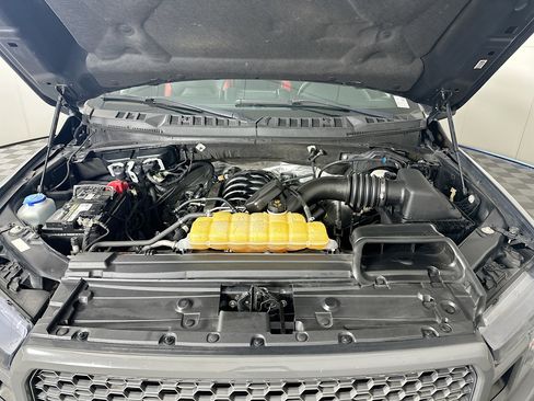 Used 2020 Ford F150 Lariat w/ Equipment Group 502A Luxury AWD/4WD image 32