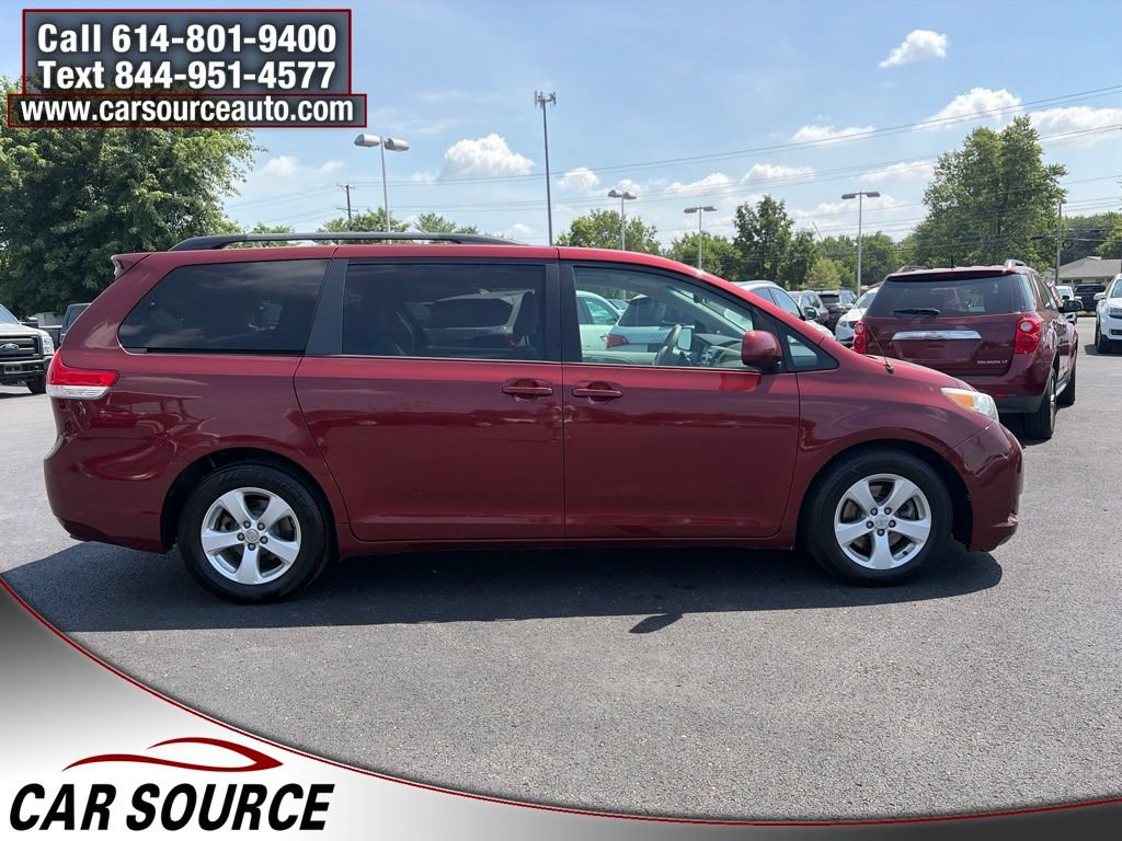 Used 2012 Toyota Sienna LE w/ Towing Pkg FWD image 4