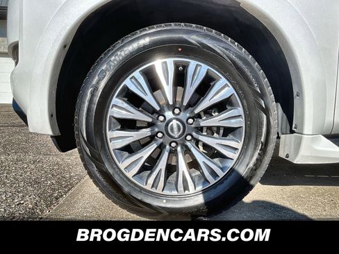 Used 2023 Nissan Armada SL w/ Midnight Edition Package image 9