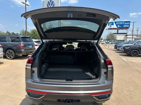 Used 2023 Volkswagen Atlas Cross Sport SE AWD/4WD image 16