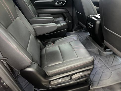 Used 2024 Chevrolet Suburban RST w/ Luxury Package AWD/4WD image 32