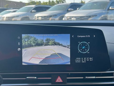 Used 2025 Hyundai Elantra SEL FWD image 32