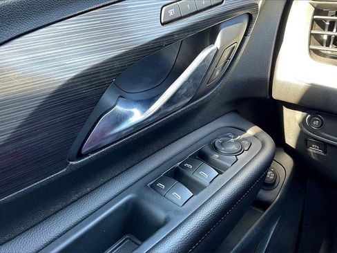 Used 2021 GMC Terrain SLT image 39