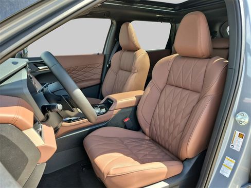 New 2025 Mitsubishi Outlander SEL image 10