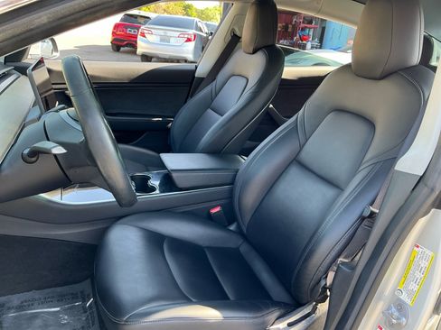Used 2018 Tesla Model 3 Long Range image 17
