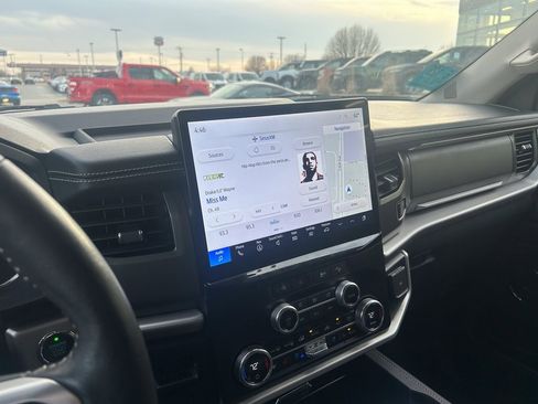 Certified 2024 Ford Expedition XLT image 21