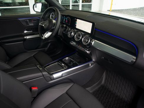 Certified 2025 Mercedes-Benz GLB 250 4MATIC image 30