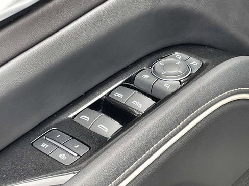 Certified 2023 Cadillac Escalade Sport w/ LPO, ONYX Package image 17