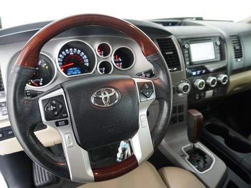 Used 2015 Toyota Sequoia Platinum RWD image 27