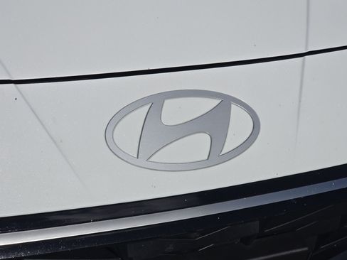 Used 2025 Hyundai Elantra Limited FWD image 20